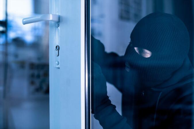 Two Suspects Sought in Burglary at Sofia Auto Deal Office in Nagpur